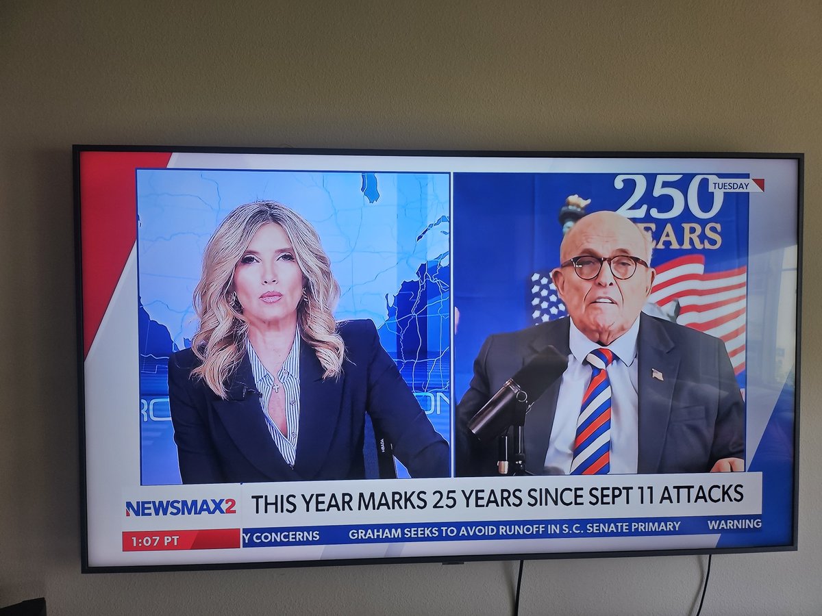 doland's tweet photo. what a disaster of an interview. Why the hell is there a delay between the two people talking?? That was atrocious. One of the worst examples of this problem. https://t.co/s3b8KRQ71B