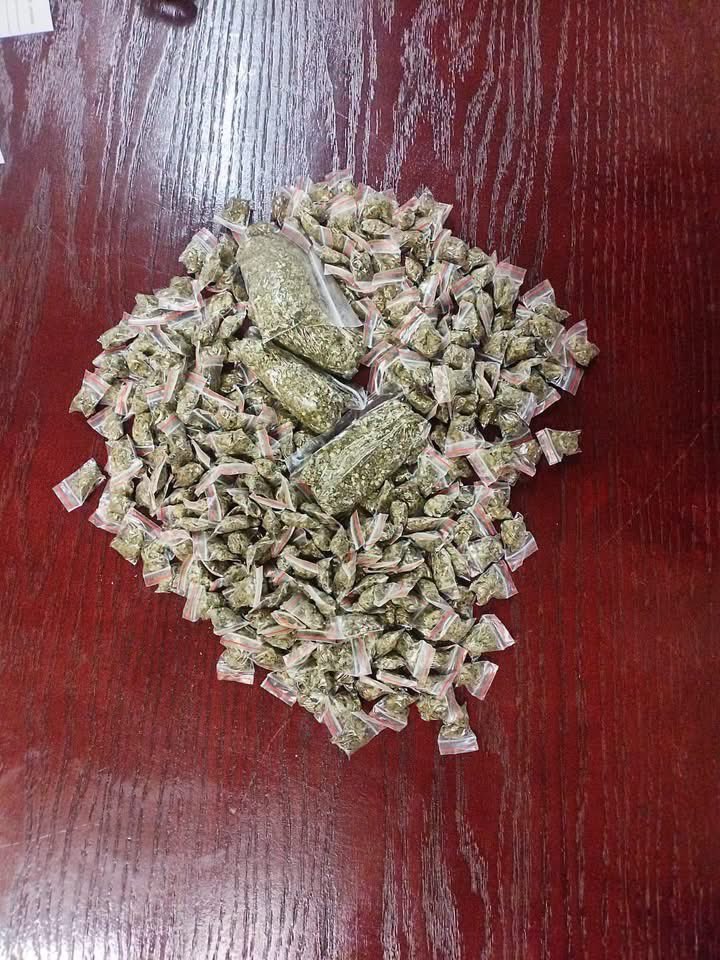 Abramjee's tweet photo. CORRECTIONAL OFFICER ARRESTED FOR DAGGA DEALING:

A 52-year-old correctional officer has been arrested at the Sasolburg Correctional Centre for allegedly possessing and dealing in dagga.

Police responded to a complaint on Saturday, 8 August 2026, and allegedly found the officer in possession of 803 ziplock bags of dagga, with an estimated street value of R8,050.

He is expected to appear in the Sasolburg Magistrate’s Court on charges of possession and dealing in dagga.