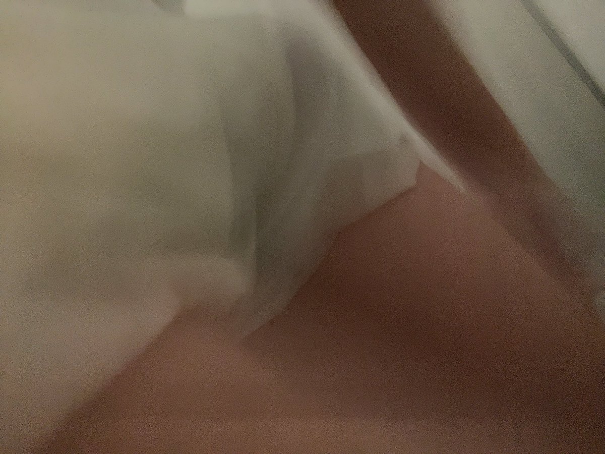 YinHui42719's tweet photo. 女友02年，C罩杯，第一次谈恋爱
我们异地，我在江苏，她在河北
我是她的第一次
非常可爱，平时乖巧懂事，在床上欲望强烈却又保守，不口不拍照
对健身��游泳充满好奇，对按摩spa也很向往
我想这已经算得上是良家妇女中的极品了

期待有京津冀附近的绿主
真的能够抽出时间和精力来进行开发 https://t.co/VxcRV4Xj3M