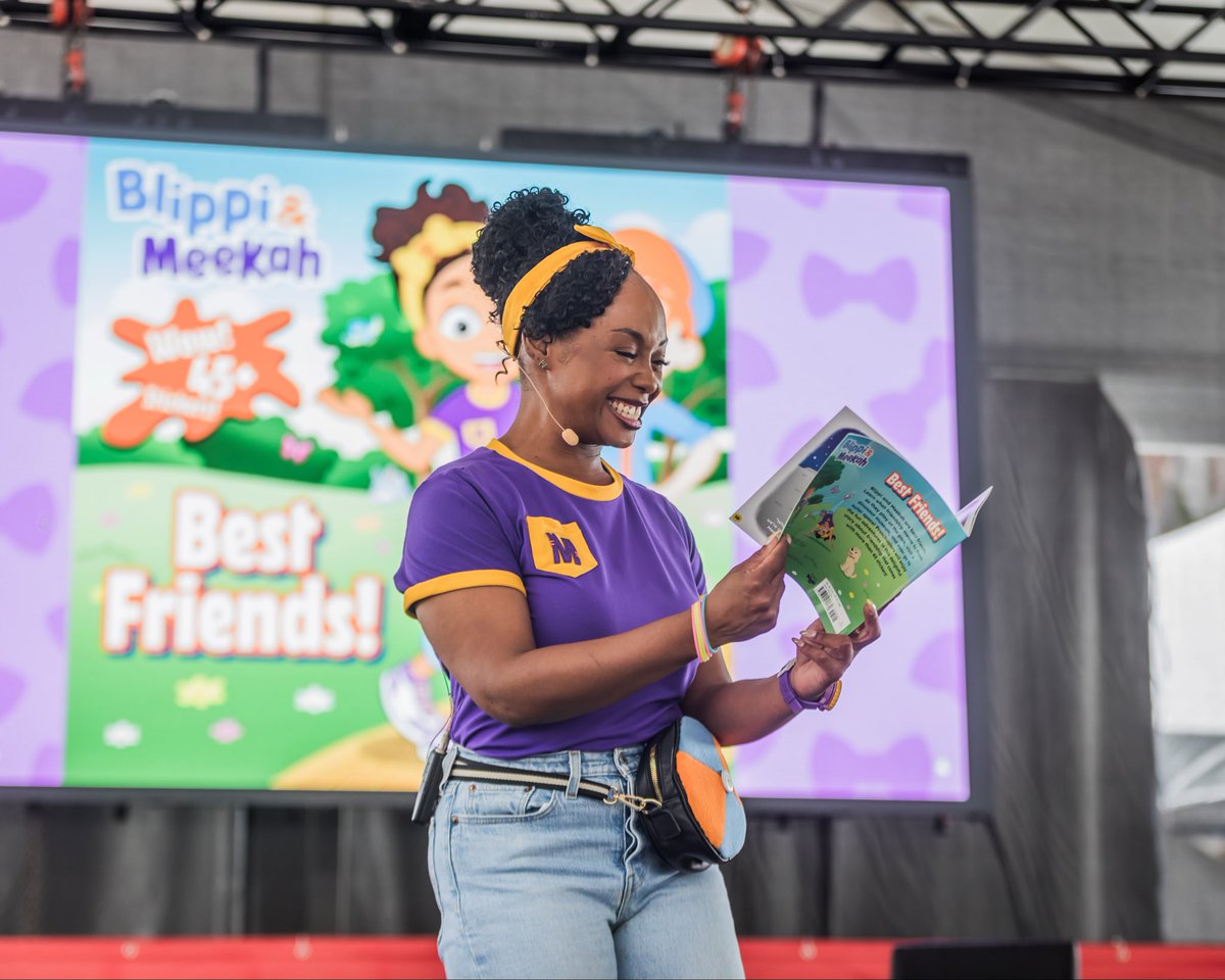 latimesfob's tweet photo. Happy #BookLoversDay! 📚💕 Loving books is totally in… 🥰 https://t.co/yzbl1aviaM