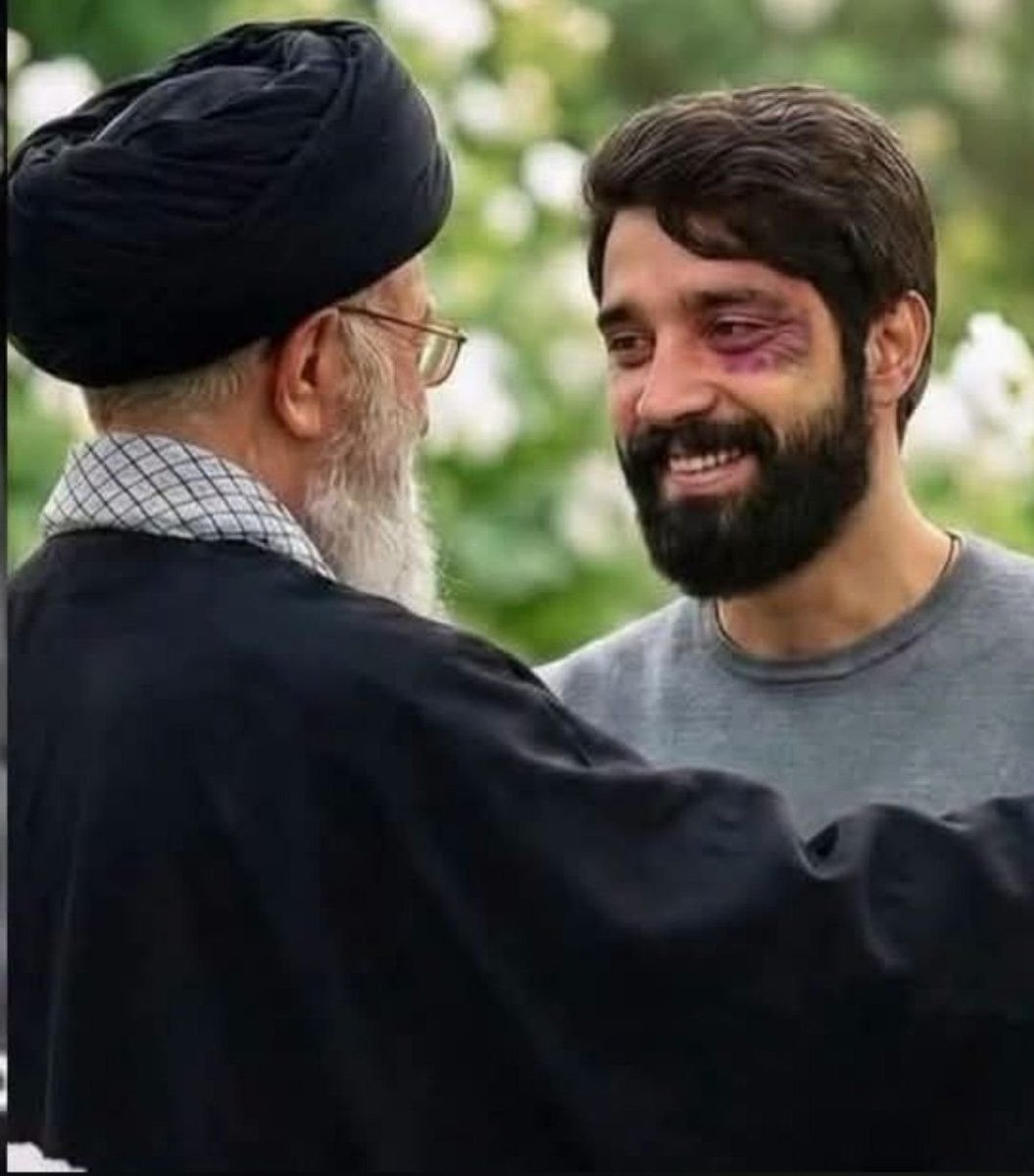 alqryshy92663's tweet photo. لاحول ولا قوة الا بالله العلي العظيم 

تعرض الرادود الحسيني وناعي اهل البيت عليهم السلام
وناعي السيد الشهيد الخامنئي والذي قرأ العديد من القصائد الحسينية بمحضر السيد الخامنئي

(الرادود الشاب حميد رضا زاده) قبل ايام الى الاختطاف
ليظهر اليوم مقطع فديو قد بث بشكل علني امام الاعلام👇 https://t.co/gcCOtVZOKB