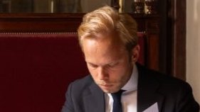 adler_p's tweet photo. @CHAlloncle n'aura donc pas réagi à l'affaire Knafo.
Bref :
- @knafo_sarah est brillante ;
- Alloncle est fourbe ;
- Le RN est manipulateur. https://t.co/Kb0PjDNK69