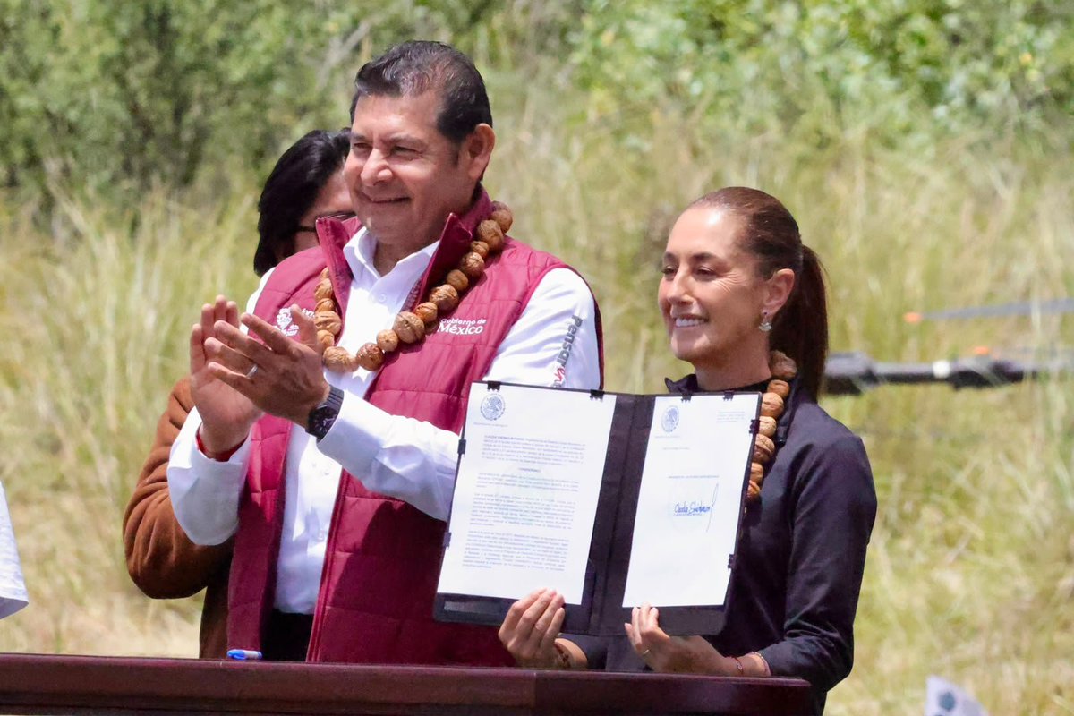 vmpuebla's tweet photo. Gobierno| Desde #Puebla, presidenta #Sheinbaum firma #decreto para #reforestar a #México y restaurar ecosistemas
@Claudiashein
@armentapuebla_
@Gob_Puebla
@GobiernoMX
#VisiónMetrópoli
Visítanos
https://t.co/pcR4Ajbsn1
https://t.co/He4i6X5w2K https://t.co/vbydcc6xqn
