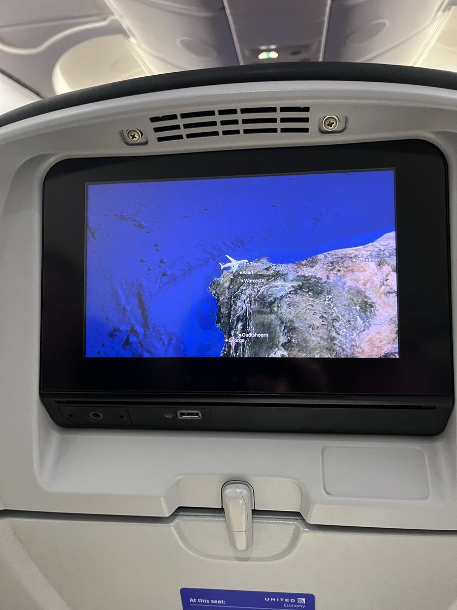 StephStrydom27's tweet photo. Our flight from 🇿🇦➡️🇺🇸 https://t.co/V38QoIwIDH