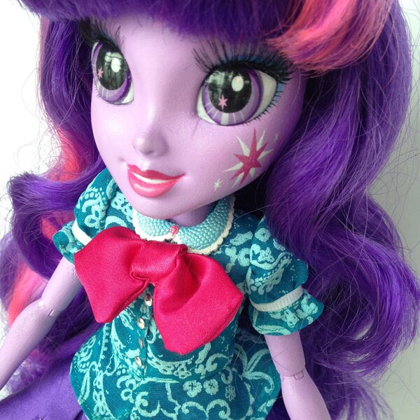 howzanet's tweet photo. They were really insistent on twilight having purple hair https://t.co/8pp2912gWw