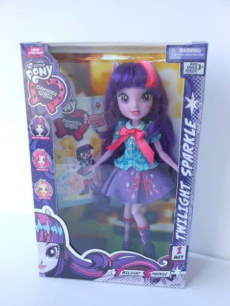 howzanet's tweet photo. They were really insistent on twilight having purple hair https://t.co/8pp2912gWw