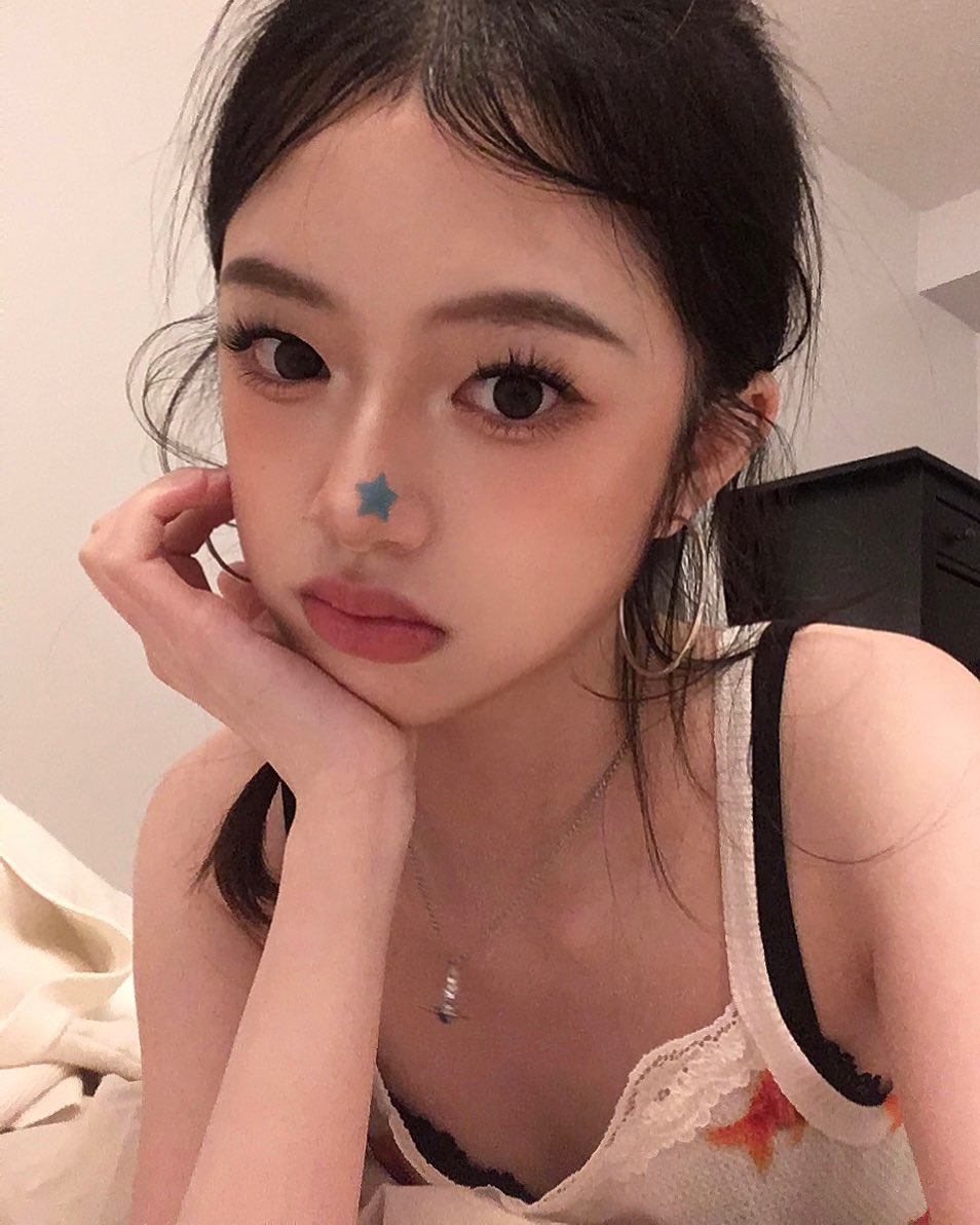 302905's tweet photo. Greetings from my side ✨ no matter what yesterday was, today is a fresh start. 🌻
gEIWCl https://t.co/b5d7noS9SX