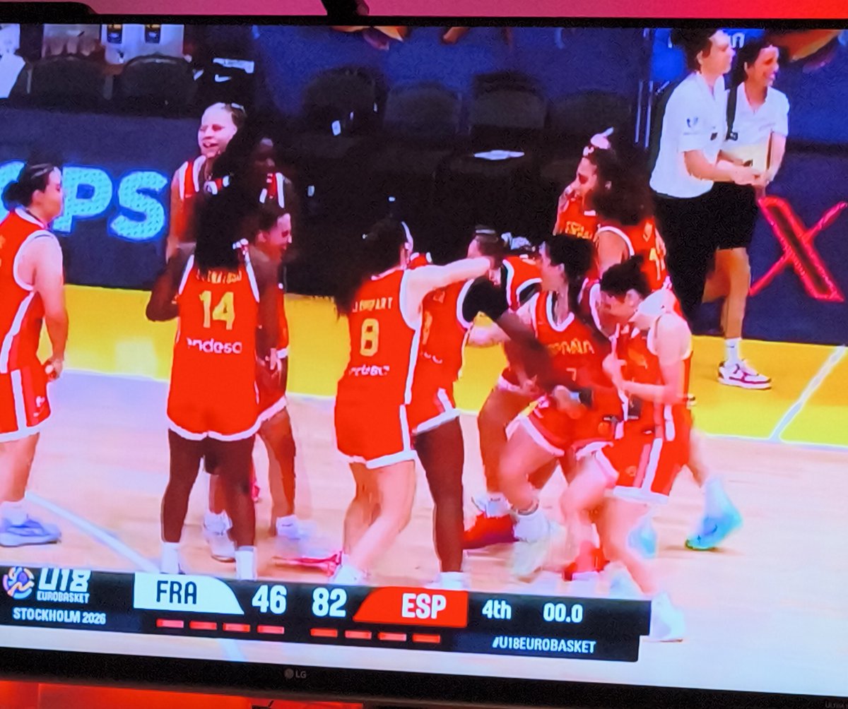 fmb_69's tweet photo. España campeona de Europa sub 18. https://t.co/T7b5lqVofJ