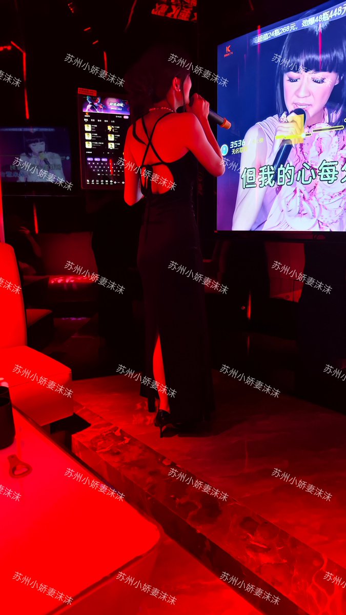 LG281888's tweet photo. 献歌一曲  上厕所回来，就这一幕 https://t.co/7GwJj6pyYZ