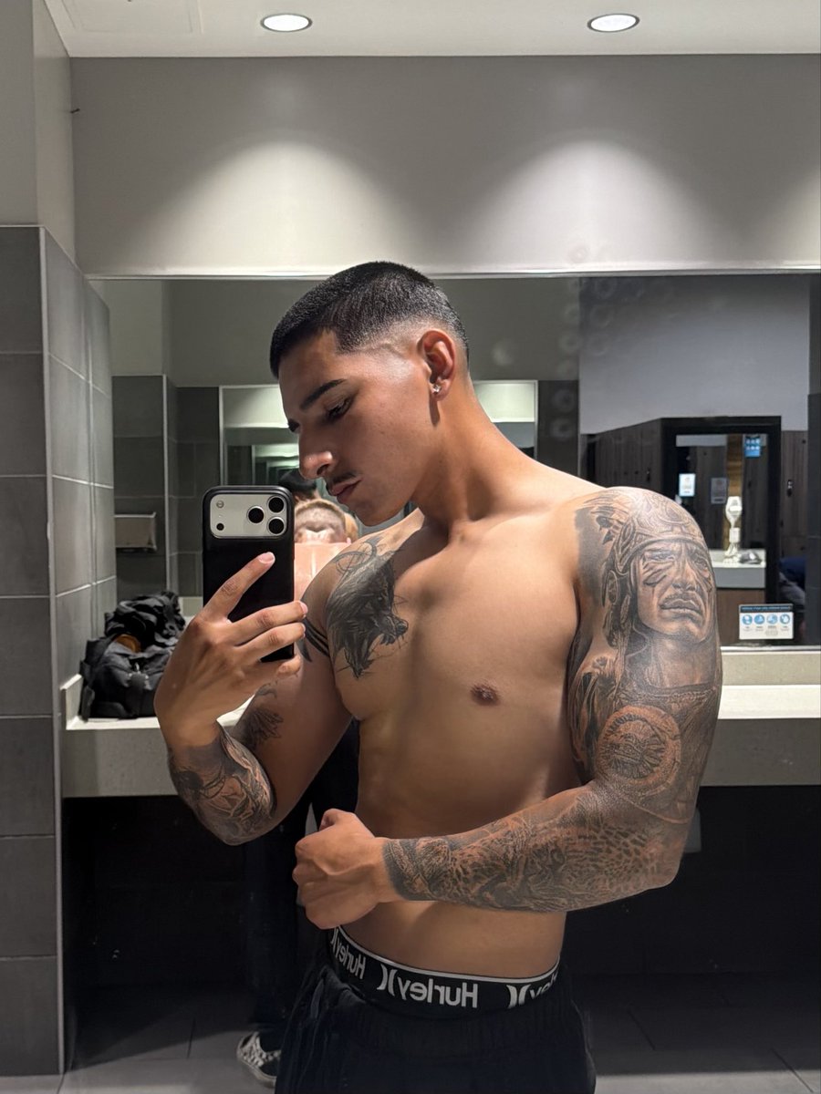 obreezy27's tweet photo. Tdys gym pics #gym https://t.co/zrjkBTnwCf