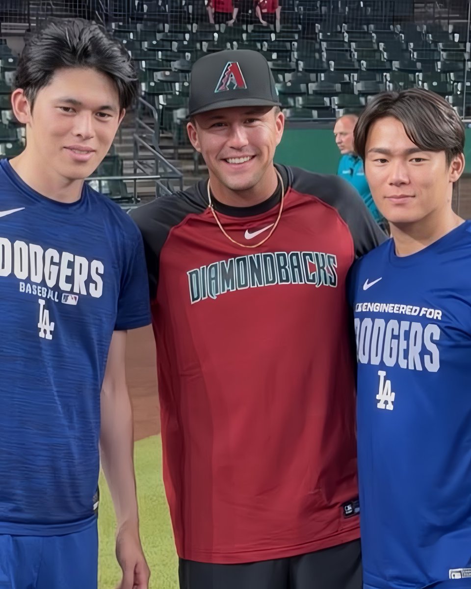 yu_1_linda99's tweet photo. Roki Sasaki 😀
Lars Nootbaar 😀
Yoshinobu Yamamoto 😀

via n.takeuchi_hochi/IG https://t.co/gA8RXOwCN5