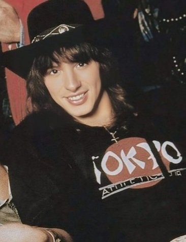 FlaviaMiatto's tweet photo. @dinarenee483 @ivanaLea11 @TheRealSambora @CherylWood38496 @CathyBruck3927 @Dee_Allemand @KimSanchez6412 @SamboraNation @NC_Scooby11 A very happy n' #Samboralicious Sunday to you my #SamborAddicted Dina!
Hope all is well with you!
Hugs n' see you here on #TweetVille ๐๐ปโโ๏ธ๐ค๐ธ๐ถโฎ๏ธ https://t.co/ir7q3kPHpv