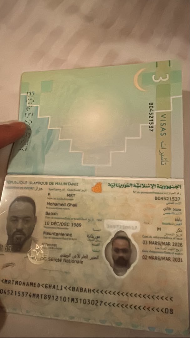 Ayachi_Malaki's tweet photo. إلى جميع الاخوان والأخوات هذا الرجل من دولة موريتانيا 🇲🇷 فهو راقي وفي نفس الوقت نصاب خطير يقول لك انت تحتاج للرقية ويتكلم معك بكل ادب واحترام وتقدير حتى تقول هذا الرجل ملاك، فهو لا يقوم بالرقية بل يقوم بطلاميس تجعلك تغيب وتفقد الوعي لمدة معينة ويسرق كل ما هو ثمين بالبيت.
تعرفون السماوي راه يداوي؟؟ هذا يعمل السماوي الله يجيب الحال.
اسمه:: محمد غالي باباه Mohamed Ghali Babah 
@DGSN_MAROC اتمنى تأخذون الموضوع جدي وانا مسؤول عن أقوالي