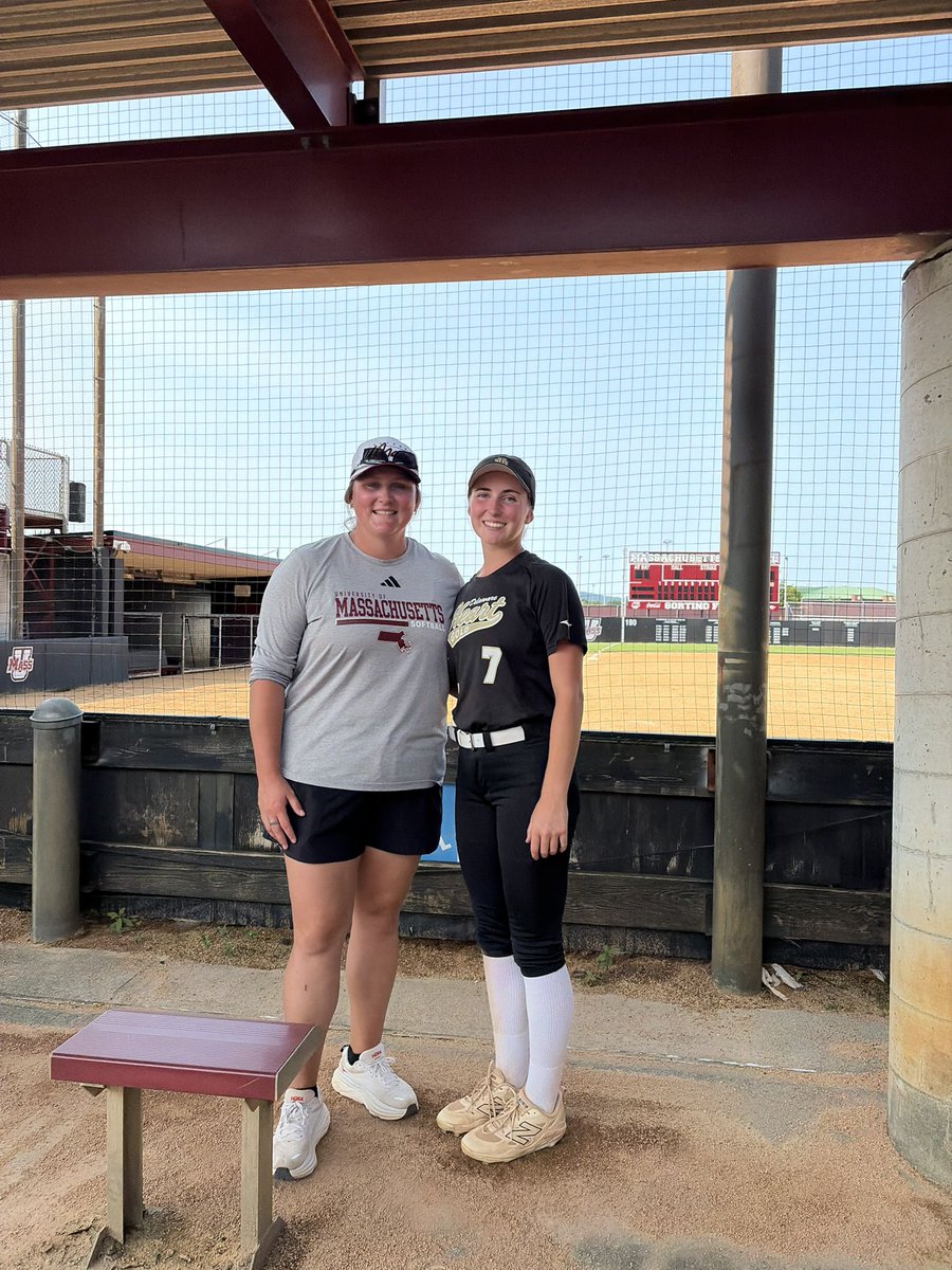 KatiePinand2028's tweet photo. Thank you so much @UMassSoftball and coaches for hosting a great camp. I had a great time and hope to see you soon.
@CoachChinny @CoachRogerW 
@HeartCoachJWood https://t.co/W15zig2Eh4