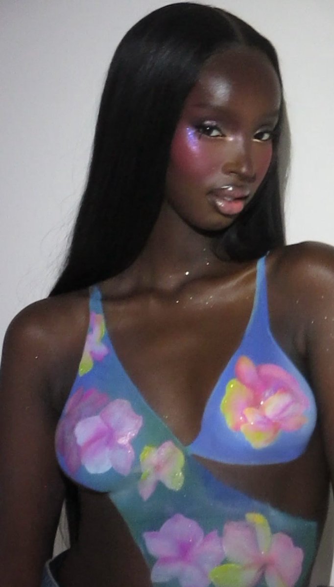 thefacefairyx's tweet photo. body-painted top by me 👙🦋🧚🏻🍋 this was soooo fun!! best therapy https://t.co/0m1OiaJqxa