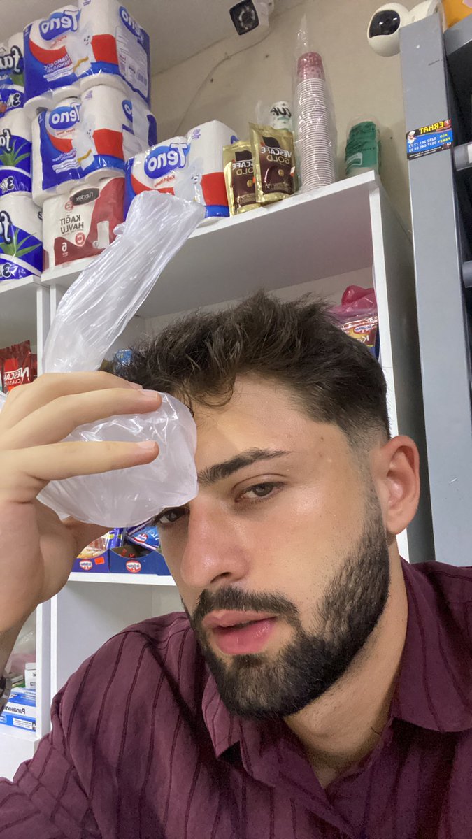 xermrem's tweet photo. Cama kafa attığım için kendimden utaniyorum https://t.co/LBdXcerBEf