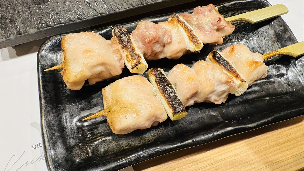 marysnomog's tweet photo. 昨日は夕方浜辺で遊んだあとに
突発で入ったお店が最高すぎた！！！
ここ最近で一番のヒット✨️

お店の雰囲気もめちゃめちゃいいし
何より料理がに食べても美味しすぎる

焼き鳥メインの鳥料理屋さん
四国来たら絶対立ち寄りたいお店筆頭になった！
1年後の予約しそうなくらい推し👍 https://t.co/H2oQi9zY2p