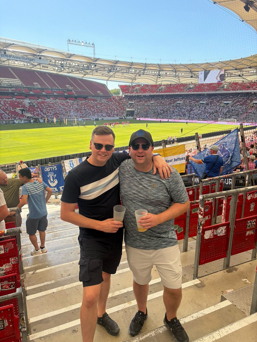 _TheBone_EFC's tweet photo. Great trip 🇩🇪🍻 https://t.co/au8hSC48ah