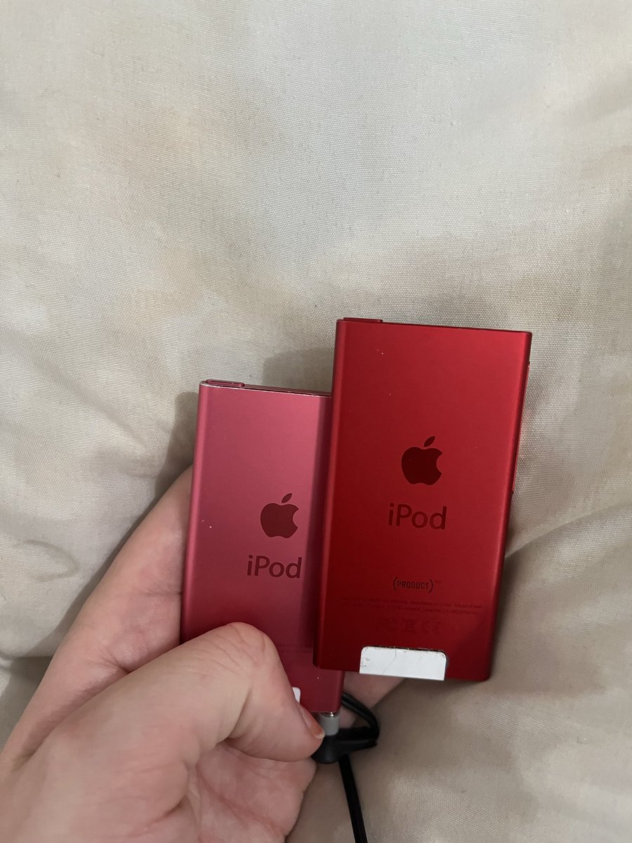 SylviasLibrary's tweet photo. idfk if this is stupid but being a communist makes me completely unable to like. waste things. i hate planned obsolescence, ik its built into the system, esp mass commodity production post 2000. i will use things when no one else does https://t.co/AeYLmC3iee