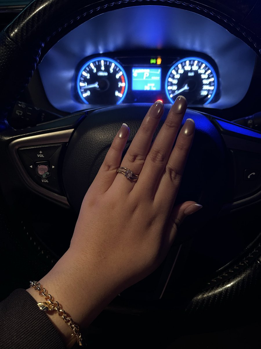 11nov3002's tweet photo. 💅🏼 https://t.co/OZnmyg2nCi