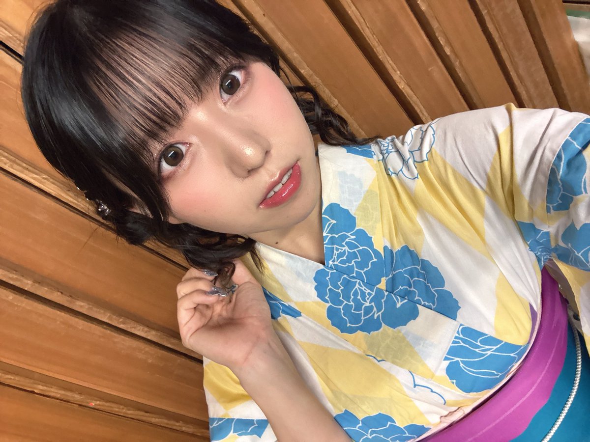 natsume_hina's tweet photo. おはよ https://t.co/LM72cBX1eU