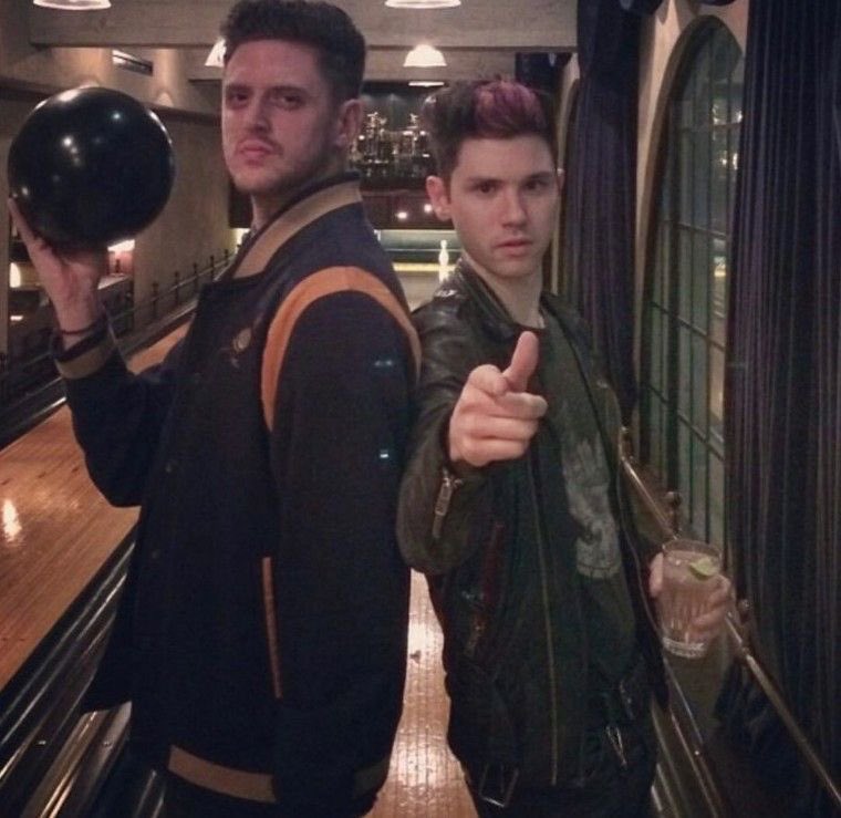 jiy0i's tweet photo. toothpaste ryan Ross transgender colours https://t.co/Ma9Xej6yCQ