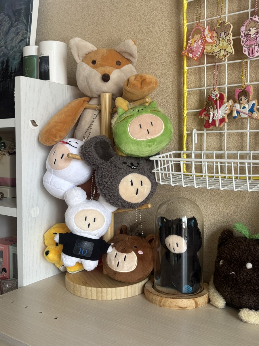 Mikan_0412's tweet photo. ウィスピー達のなる木(？)

そして押しつぶされるプーさん() https://t.co/8YM87BLyhq