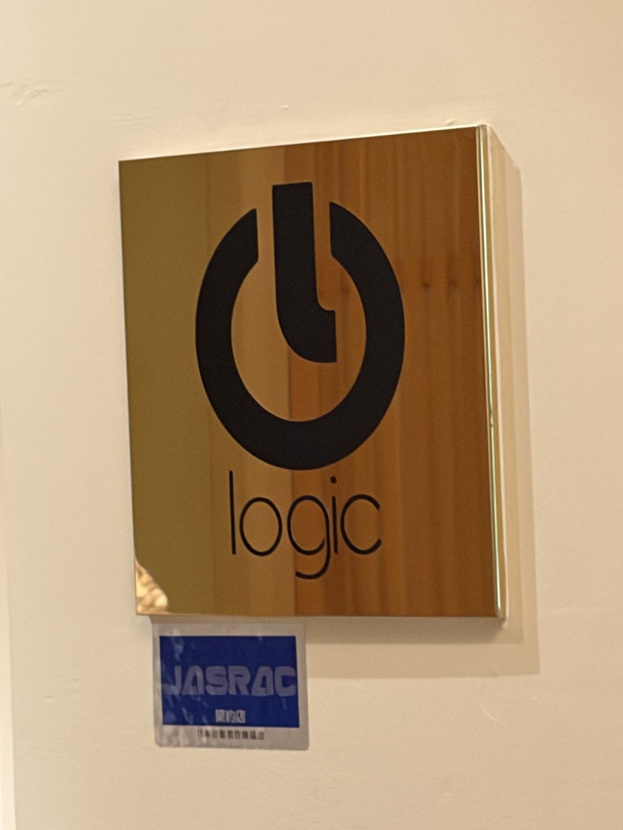labyrinth114e's tweet photo. Logic名古屋にて「歌がつなぐ夏の夜2026」
#浜端ヨウヘイ さんを自分の企画に呼びたいと金子哲也さんから聞き、ライブに足を運ぶことをお奨めした数年前。
金子さんのラジオ番組への出演を経て、前夜は金子さんPAで「とっておきの音楽祭in岐阜」、昨夜は旧知のシンガー #MILLEA ちゃんと✨おめでとう㊗️ https://t.co/Mu0g0nt7Bh