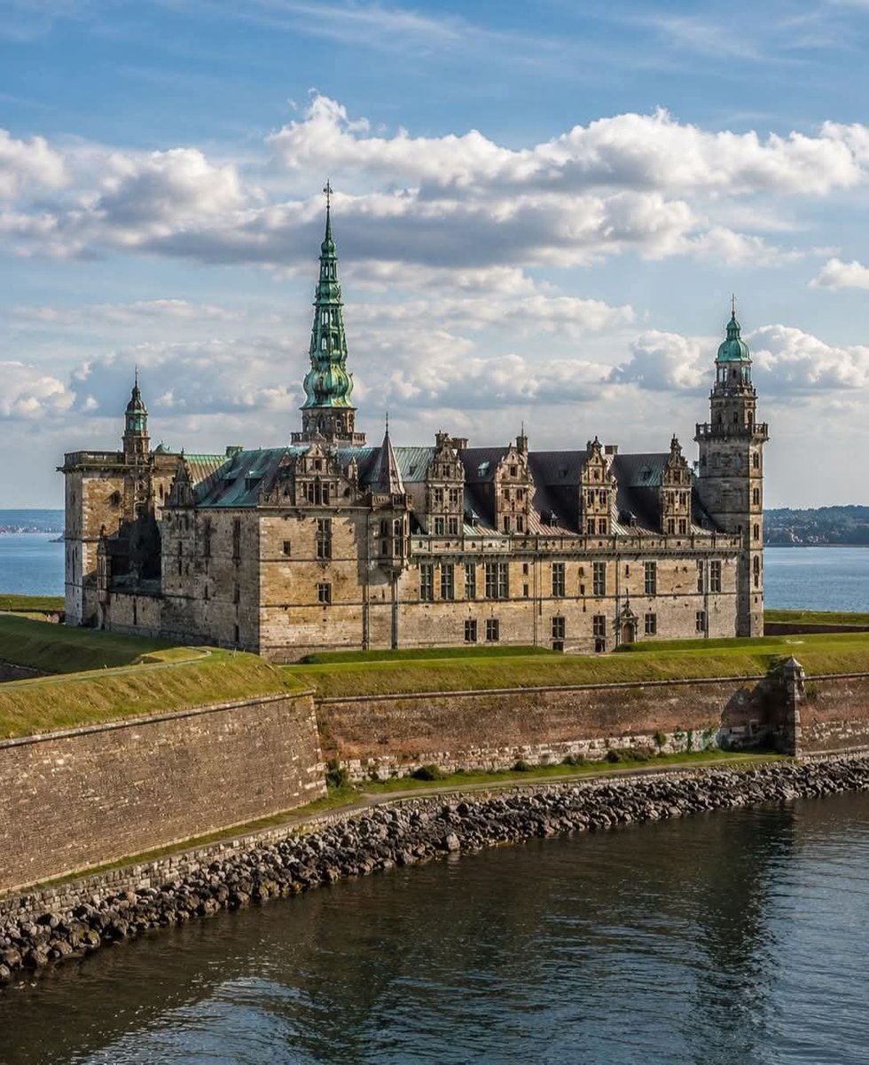 earthviewss1's tweet photo. Kronborg castle, Denmark 🇩🇰 https://t.co/JMMTD65NYM