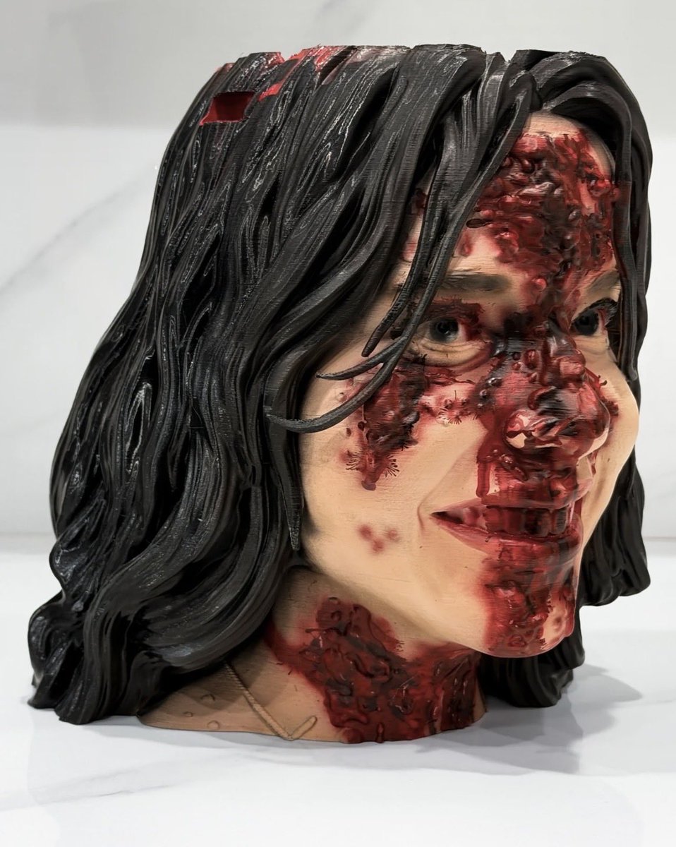 killcovensdead's tweet photo. Freaky Nikki Popcorn Bucket 🖤 https://t.co/T3TpVHNmRO