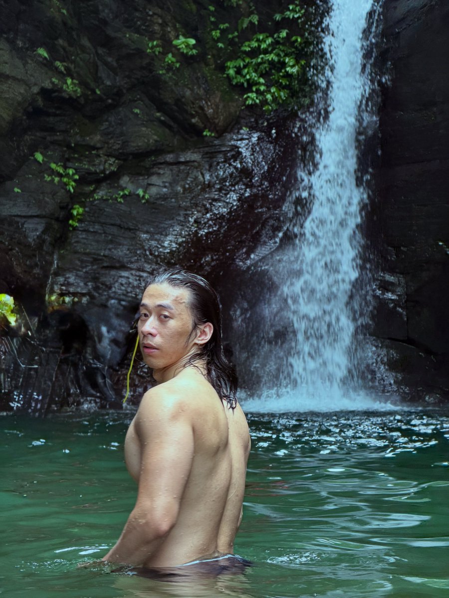 Wilkhonde's tweet photo. “falls” for you. 🫰🏻 https://t.co/vEHOQLoMJi