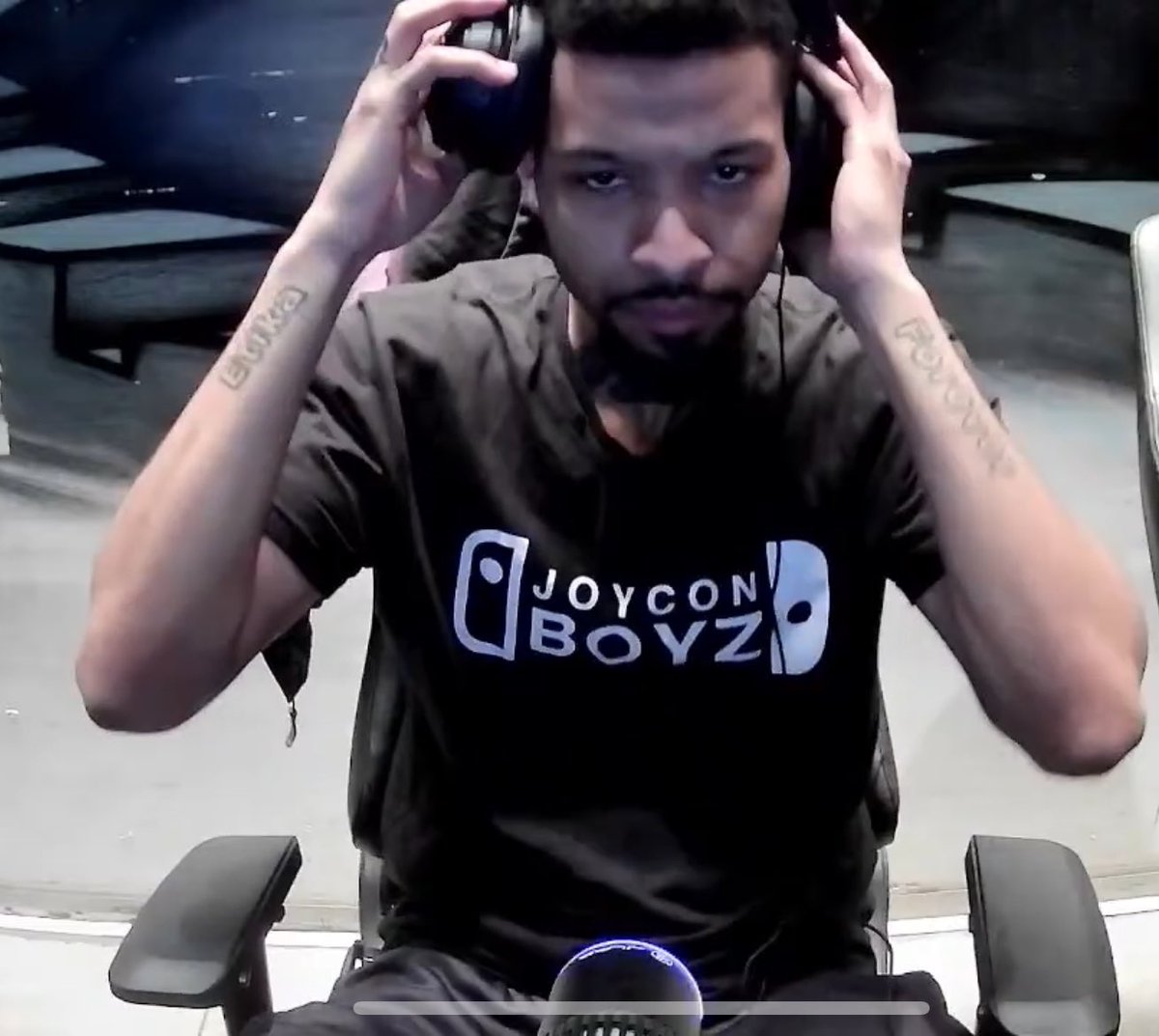 _iAM9iNE's tweet photo. KINDA NICE NOT NEEDING ANY LIVING CO SIGNS 👁️👌🏾🥲🖤👁️‍🗨️🙏🏼 @etika FOREVER!!!

#EtikaForever #Joyconboyz https://t.co/3RaiZzPIi5