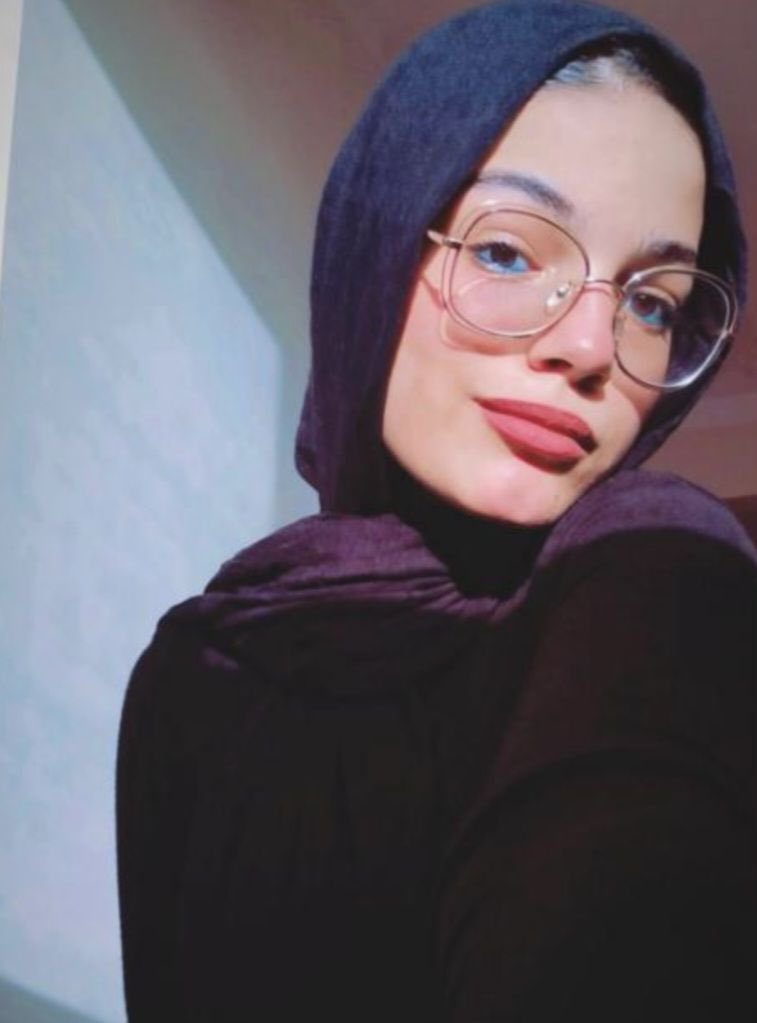 h927731's tweet photo. ديوث ريم يبيها تنفضح😵‍💫😵‍💫 تبي زيه خاص https://t.co/ybn4JaEf2R