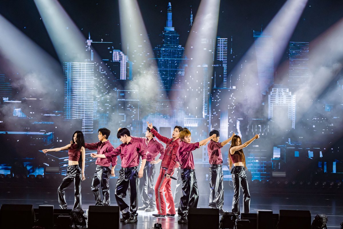 SMTOWNGLOBAL's tweet photo. #UKNOW #유노윤호
#TVXQ! #동방신기 #東方神起
#UKNOW_PROJECT26
#UKNOW_CONCERT_TOUR https://t.co/2uNHIoQ2aV