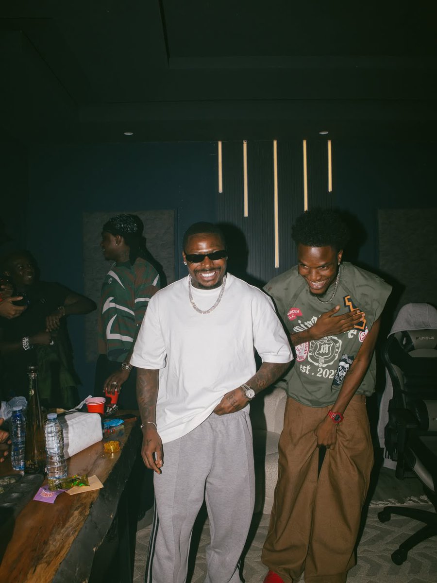 Yomide612's tweet photo. Asake X MULLER 🔜🔥🔥😎 

@asakemusik @its_boymuller https://t.co/jAmIEf5egU