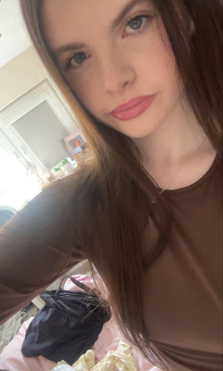 johnsmithuwck's tweet photo. who can trib my girl in exchange for her nudes https://t.co/EQkrR6bGBr