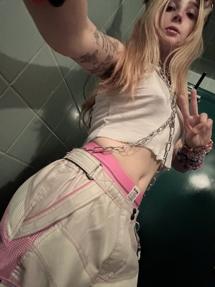 foXXXy GRRrl Spotlight #twstalkeri2