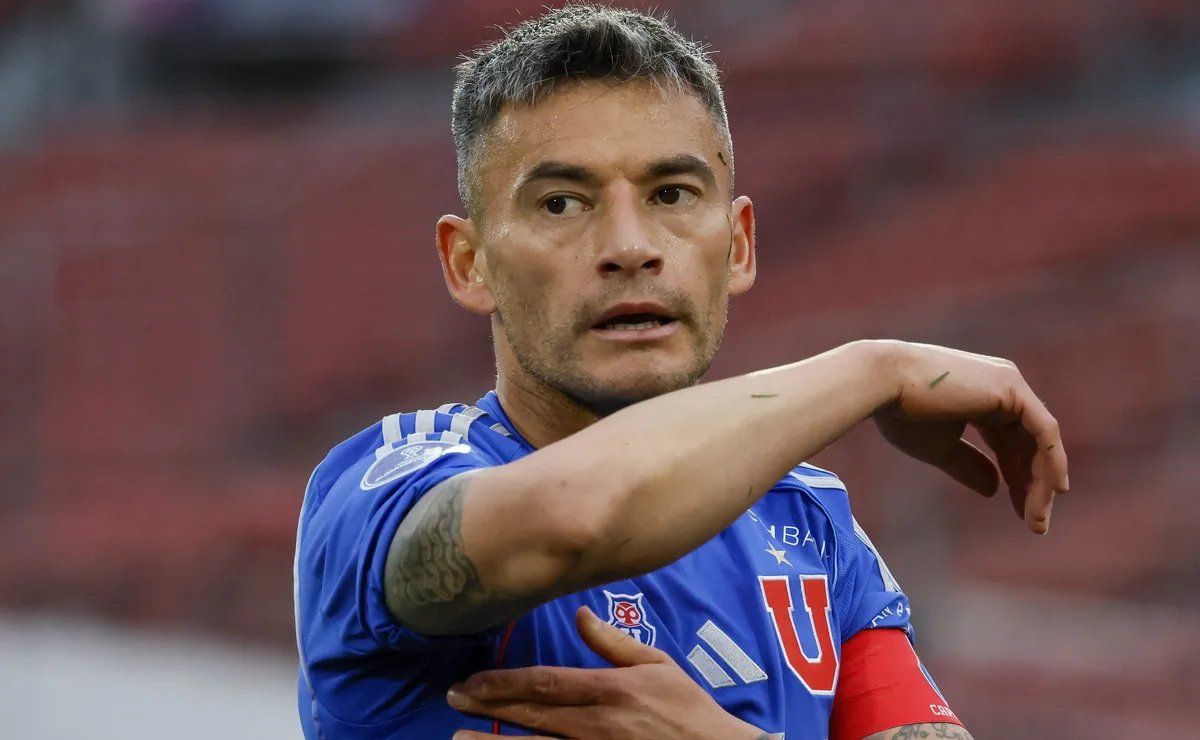 picxlas's tweet photo. "Esta victoria es por Israel"

-Charles Aranguiz, luego de la victoria de u de chile vs palestino. https://t.co/1qFUo5E4e8