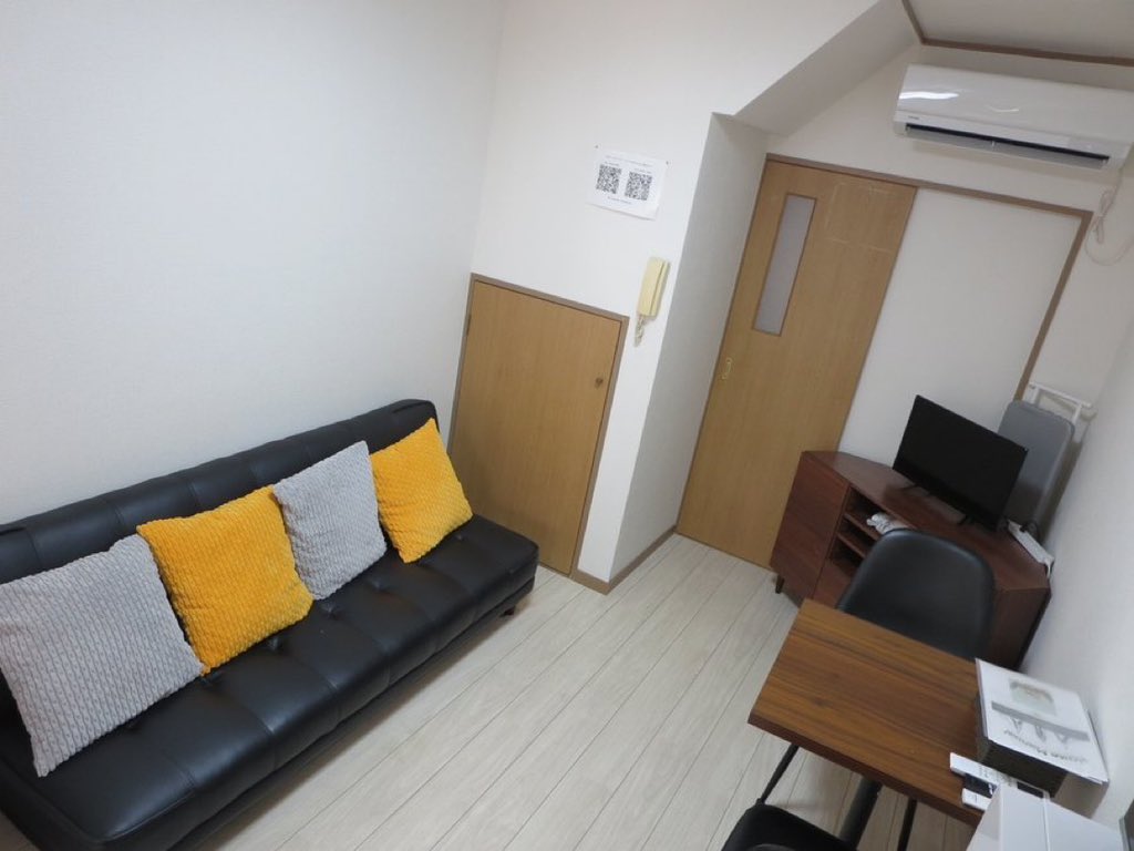 freespaceestate's tweet photo. 長期出張、研修時の滞在先手配はここで解決！？／  ★家具・家電付きマンスリー・ウィークリー賃貸★ 冷蔵庫・洗濯機・電子レンジや炊飯器、食器等々付いているので手ぶらで入居可能です！ もちろんインターネット無料♬ #マンスリーマンション #出張 #ウィークリー #宿泊先 #家具家電付��� #浪速区 https://t.co/LlvX5QydPN
