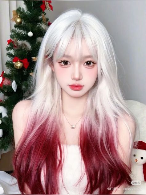 ClariceJesus1's tweet photo. Rocking a bold two-tone ombré icy white roots fading into magenta ends
iEU https://t.co/RON3jWvo33
