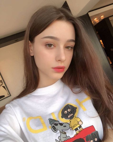 lafashionmony's tweet photo. Casual cool in a graphic tee and soft makeup
mcD https://t.co/j5XyFrdbfz