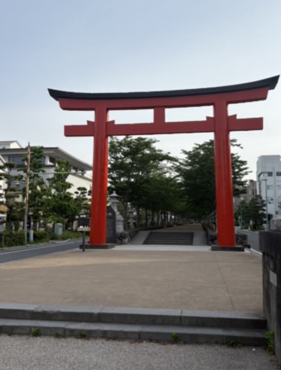 NakaTetsu0719's tweet photo. 【釈迦堂切通工事始まる！】
いよいよ、釈迦堂切通の開通に向けた工事が令和8年9月1日から始まります。開通予定は令和9年3月末。

昨年度は入札不調となり、工事が進みませんでした。今年は、鎌倉市役所の担当課さんが説明会での方針通り、入札・契約と進みいよいよ工事へ���！

整備後��段葛のような舗装がされるとのこと。
来年の春が、釈迦堂切通を通って、段葛の桜を見に行くのが楽しみです🌸
