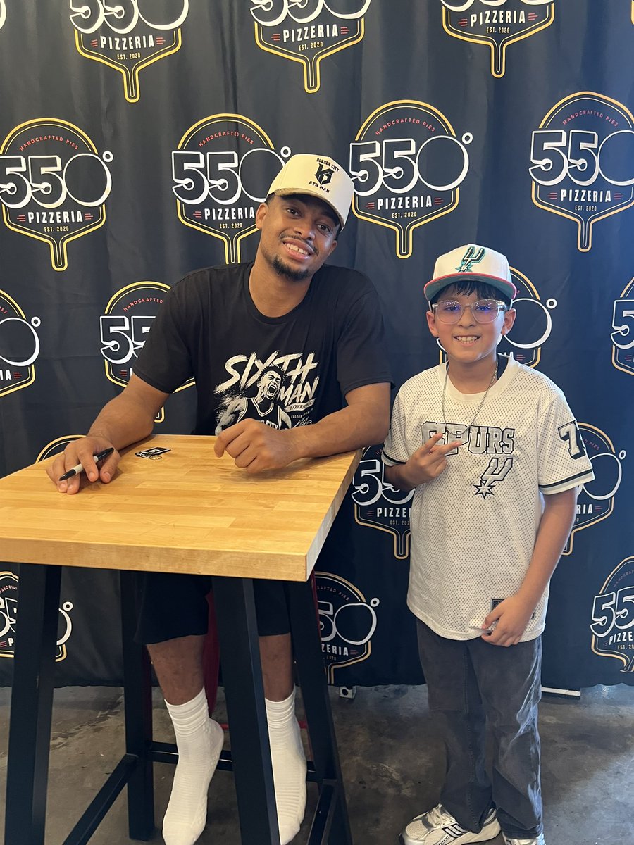 raul_u20's tweet photo. My boy got to meet one of his favorite players Keldon Johnson https://t.co/Z6nunPXhNV