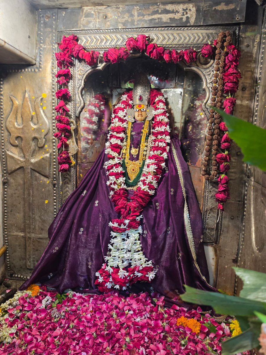 12Jyotirling's tweet photo. श्री ॐकारेश्वर ज्योतिर्लिंग मंगला आरती श्रृंगार | 10.08.2026

Shri Omkareshwar Jyotirlinga Mangala Aarti Shringar | 10.08.2026 https://t.co/xMZgRl2uYu