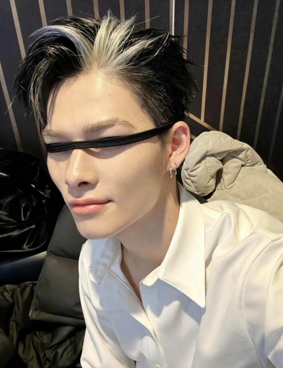 Rickyun9c's tweet photo. 鞋带致盲者 https://t.co/sf4iXVv6AU
