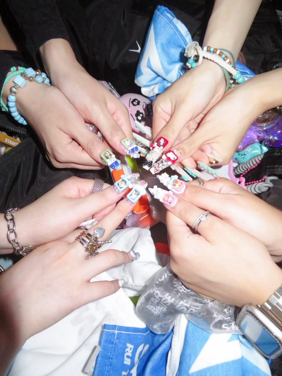 skrrr_pan's tweet photo. NAIL💅🏻💟🩷❤️🧡💛💚🩵💙💜
 #STARCRUISE_HYOGO https://t.co/pZTBgQ1Wpy