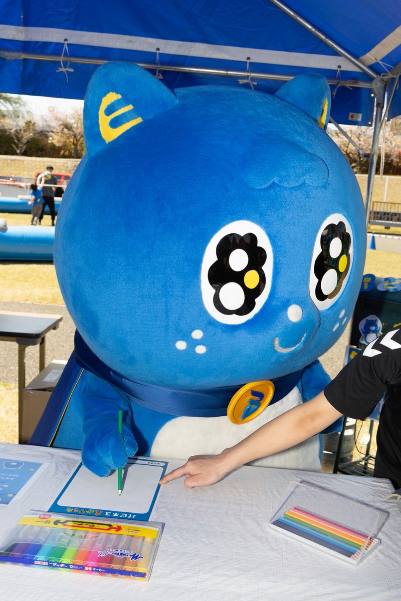 OSAKA__BLUTEON's tweet photo. 🔷ブルテオン情報🔷
＼#パピネス が枚方T-SITEに登場🍀／
バレーボール体験🏐やパピネスチャレンジ、世界にひとつだけのグッズが作れるワークショップ、記念撮影会📸など、お子さまから大人まで楽しめるコンテンツが盛りだくさん👏👏

ぜひご家族・ご友人とお越しください🤩✨

🗓️8/30（日）10:30-17:00（予定）
📍 枚方T-SITE 4F イベントスペース / カフェスペース
📝参加費：入場・体験無料
※うちわ作り・アイロンビーズは有料

▼詳細はこちら▼
https://t.co/LoECSTKGTj
#大阪ブルテオン
#OSAKABLUTEON