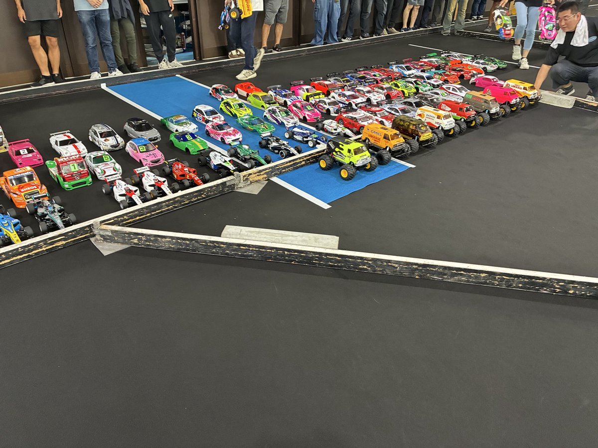 agokichi33's tweet photo. 昨日はG-WORKSタミチャレRd.8
初開催のランチボのマーシャルしてたら忙しすぎて膝がガクガクに🤣
自分のレースはことごとく予選失敗😅
M A8→5
TRF A6→3
GT A8→7とゆー結果でした〜
#g_works 
#タミチャレ https://t.co/EdKriuGicY