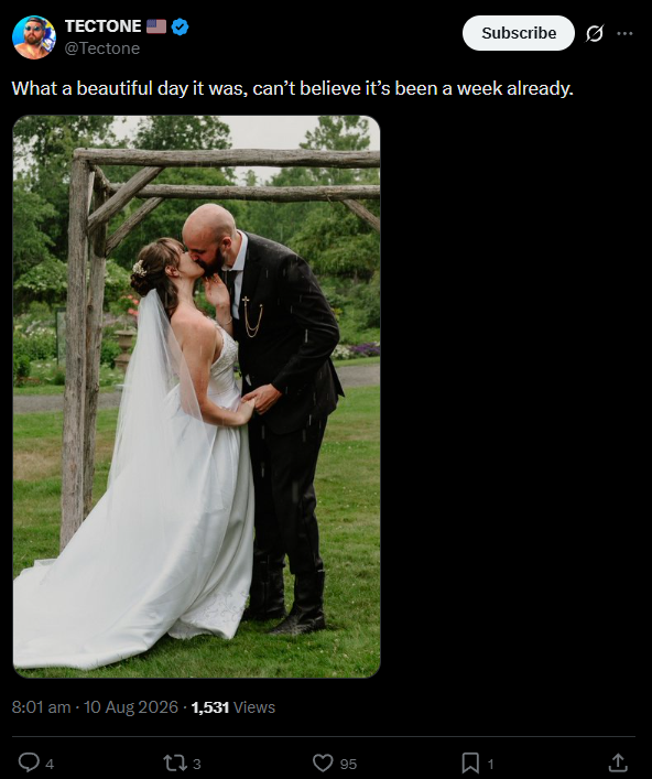 TectoneDaily's tweet photo. Tectone shares another photo from his wedding 💍 https://t.co/g1xHT8R2MB