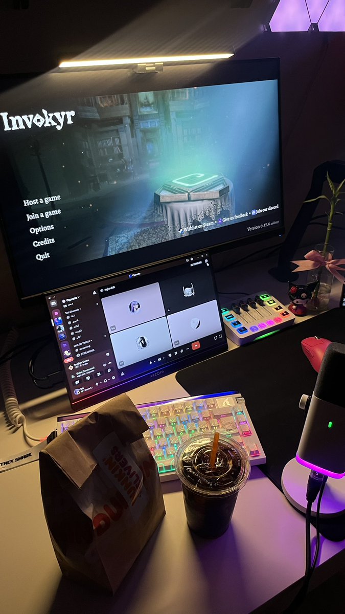 r41tv's tweet photo. Girls night ! https://t.co/0b629bRNYI